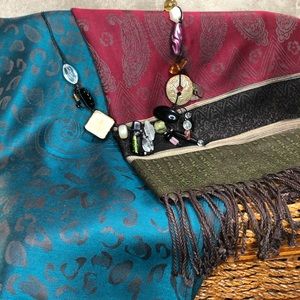 RUYISA woven scarf NWOT gorgeous colors